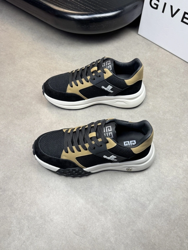 AllSeason Gxvxnchy Sneakers 151882
