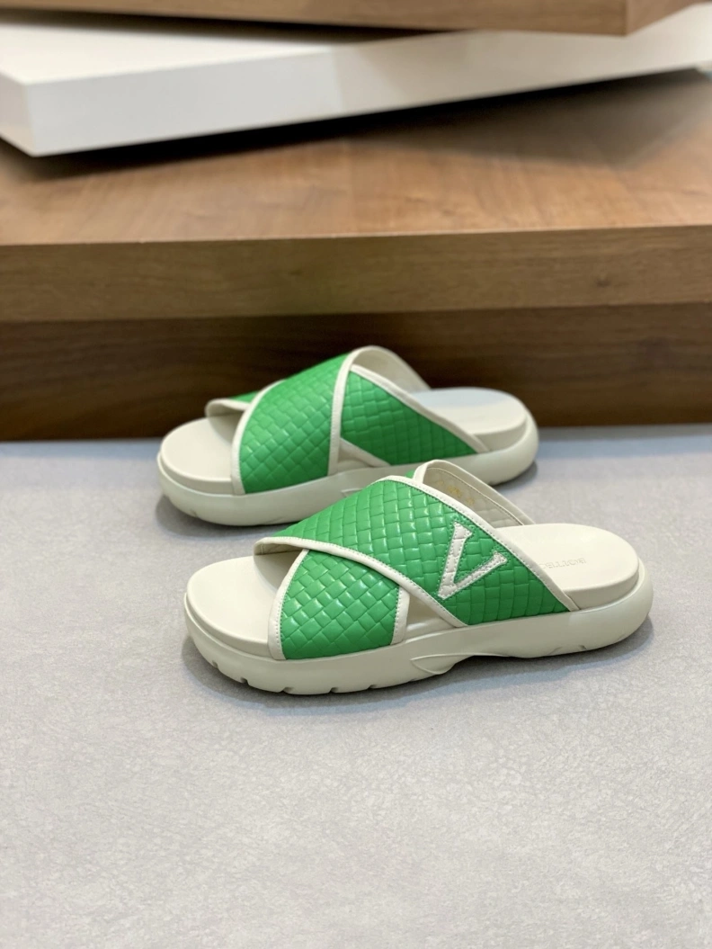 Stylish Bxttxga Vxnxta Slippers 112320