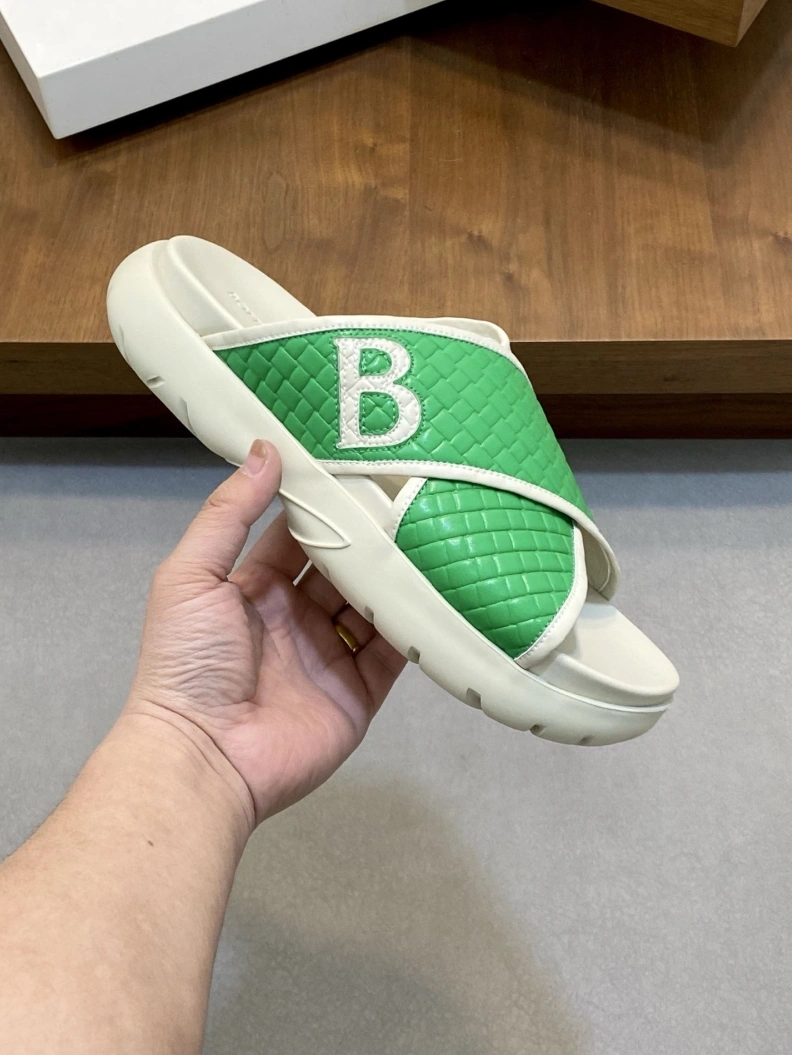 Stylish Bxttxga Vxnxta Slippers 112320