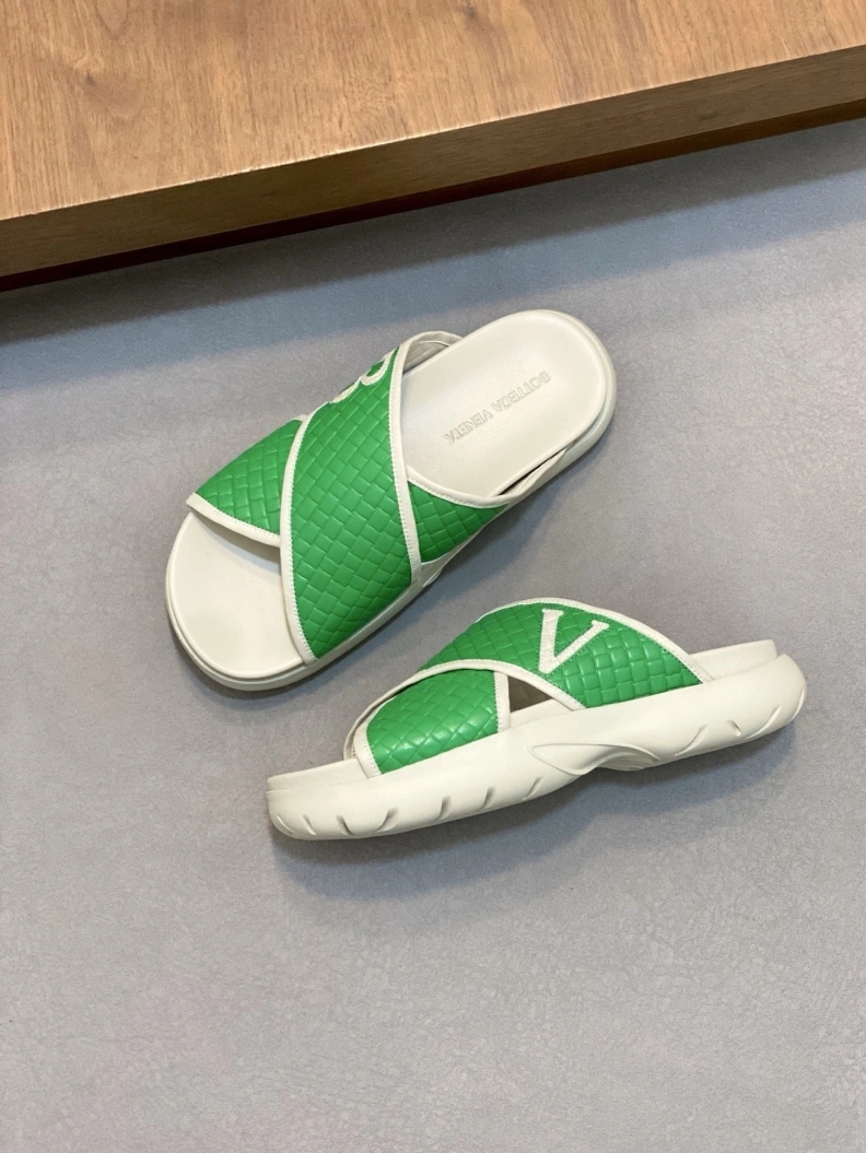 Stylish Bxttxga Vxnxta Slippers 112320