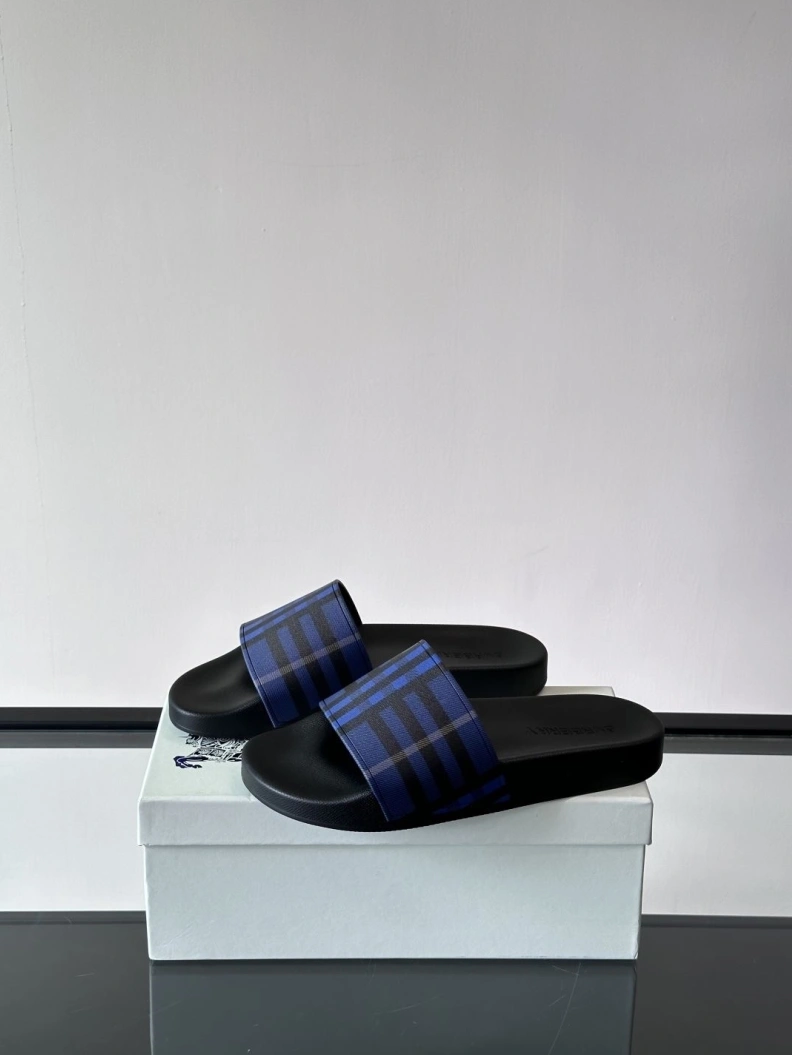 EasyMatch Bxrbxrry Slippers 114496