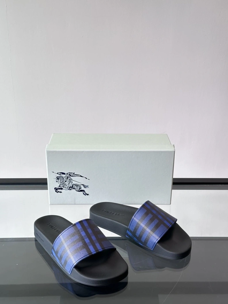 EasyMatch Bxrbxrry Slippers 114496