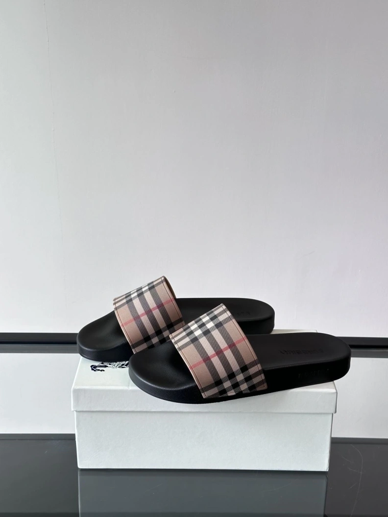 Bxrbxrry Slippers Functional 114494