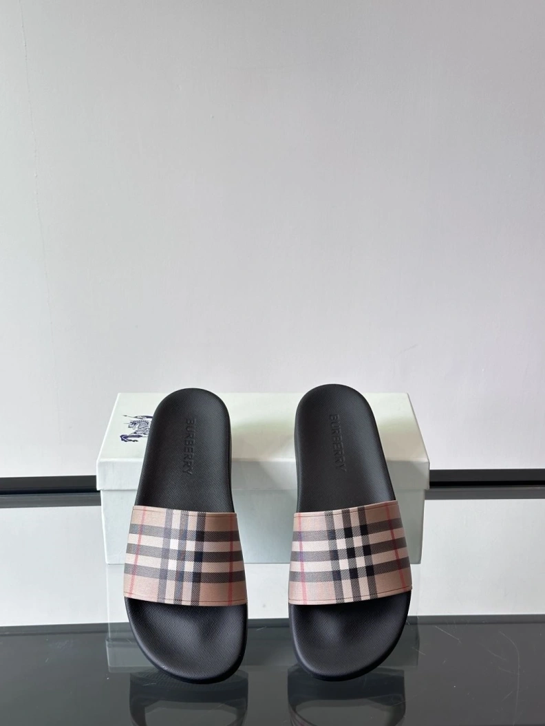 Bxrbxrry Slippers Functional 114494