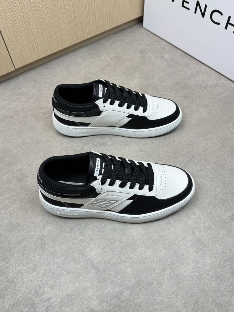Gxvxnchy Sneakers Sleek 151884