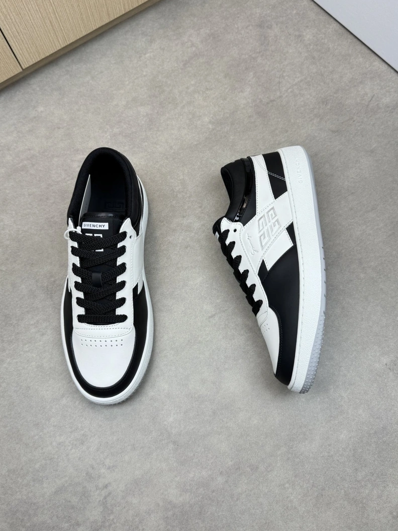 Gxvxnchy Sneakers Sleek 151884