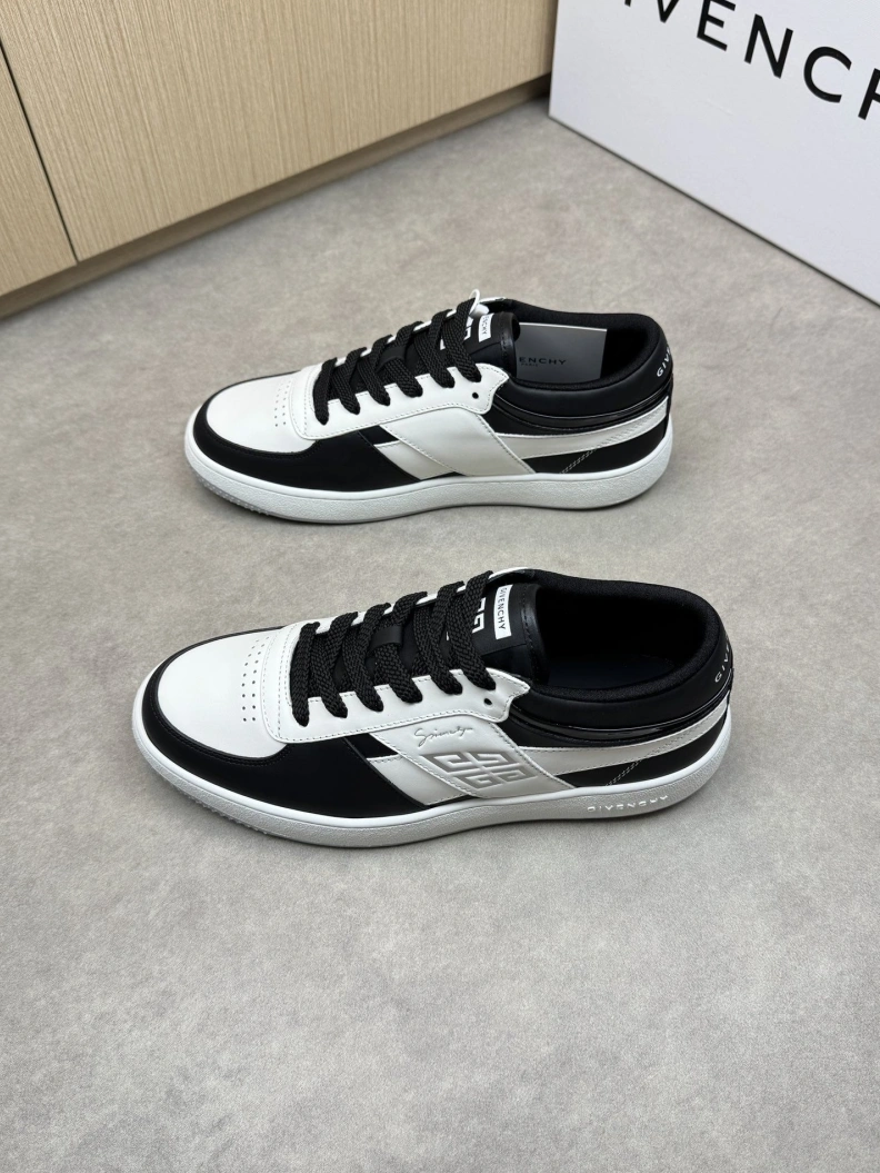 Gxvxnchy Sneakers Sleek 151884