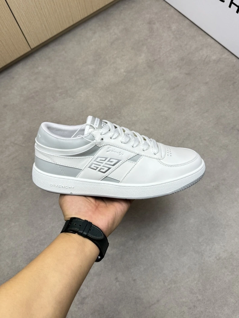 Gxvxnchy Sneakers Trendsetting 151886