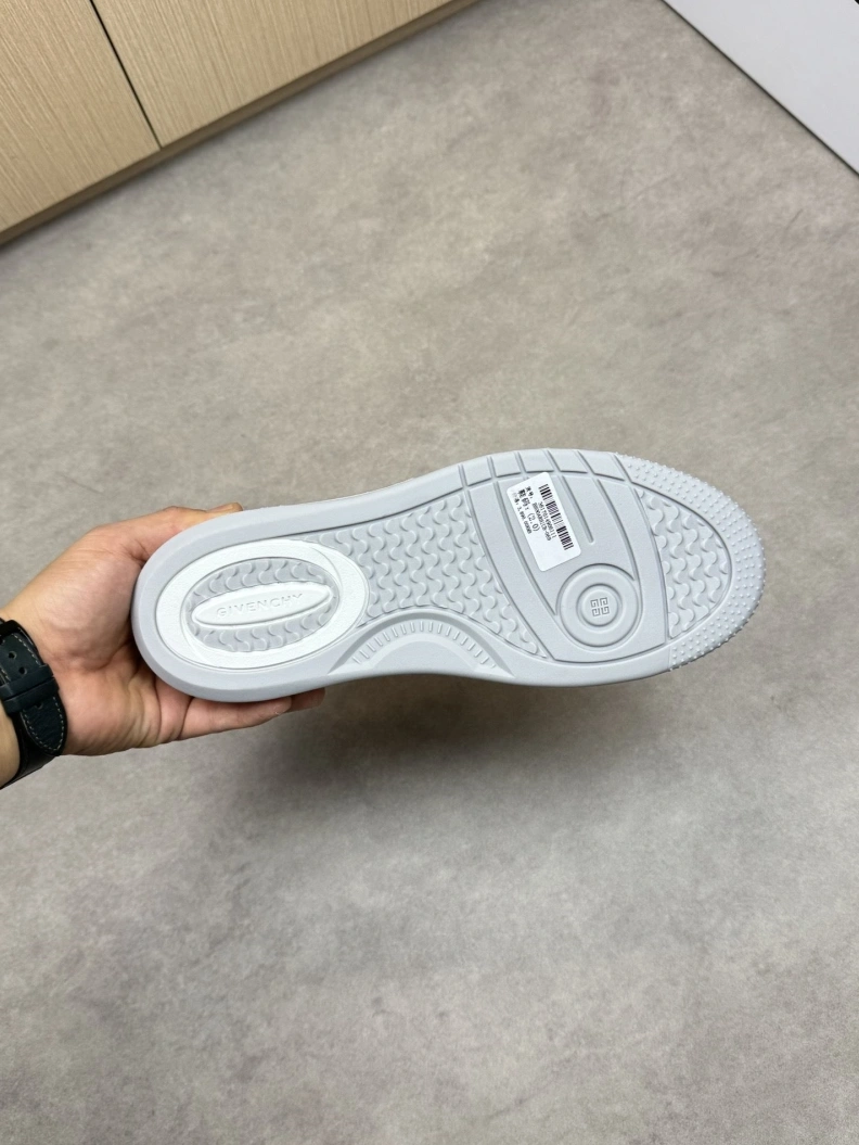 Gxvxnchy Sneakers Trendsetting 151886