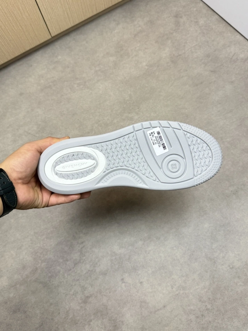 Gxvxnchy Sneakers Affordable 151881