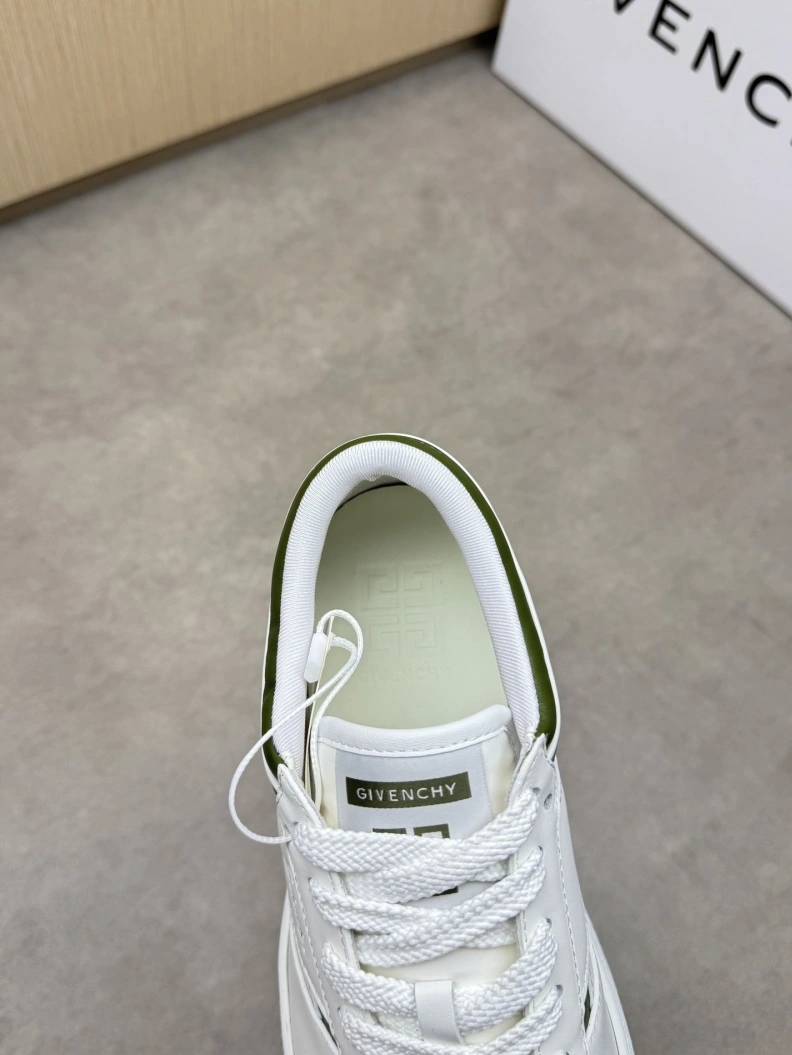TopPick Gxvxnchy Sneakers 151879