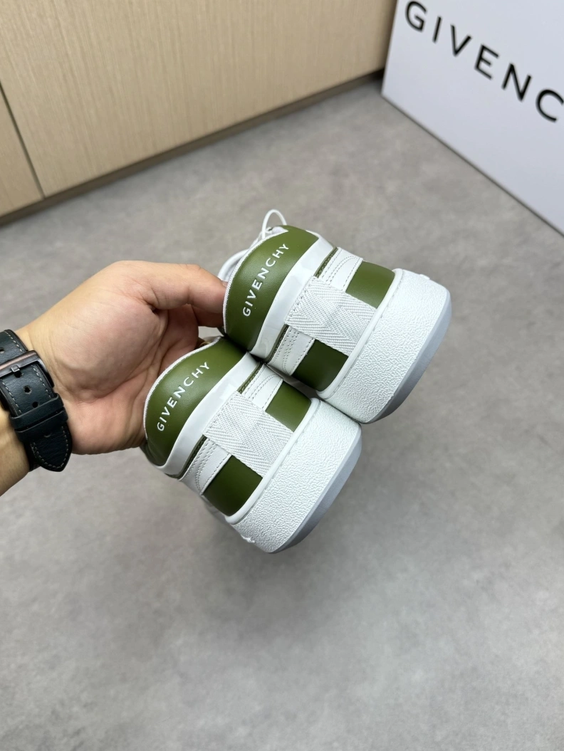 TopPick Gxvxnchy Sneakers 151879