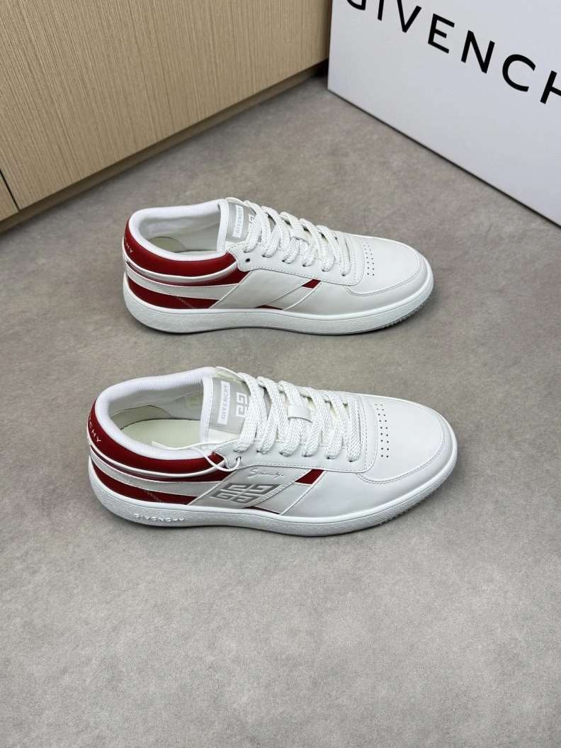 Minimalist Gxvxnchy Sneakers 151878