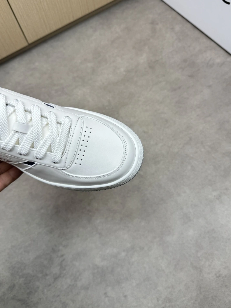 Comfortable Gxvxnchy Sneakers 151877
