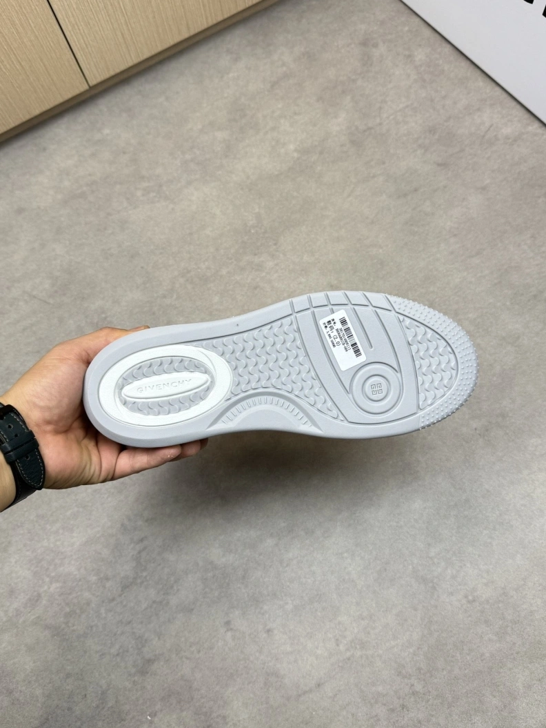 Comfortable Gxvxnchy Sneakers 151877