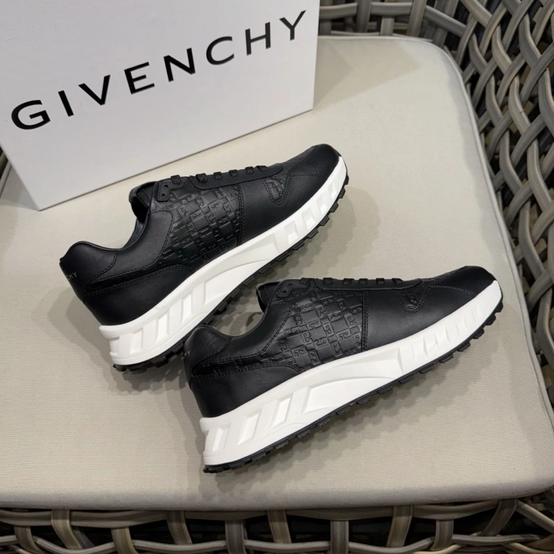 GoAnywhere Gxvxnchy Sneakers 151876