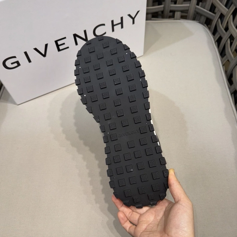 GoAnywhere Gxvxnchy Sneakers 151876