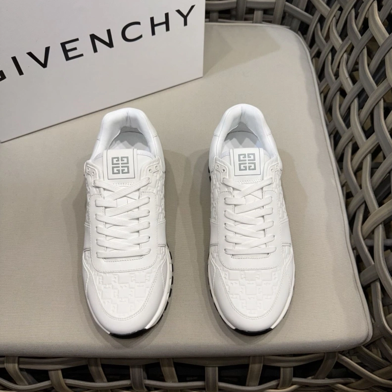 Gxvxnchy Sneakers TopPick 151875