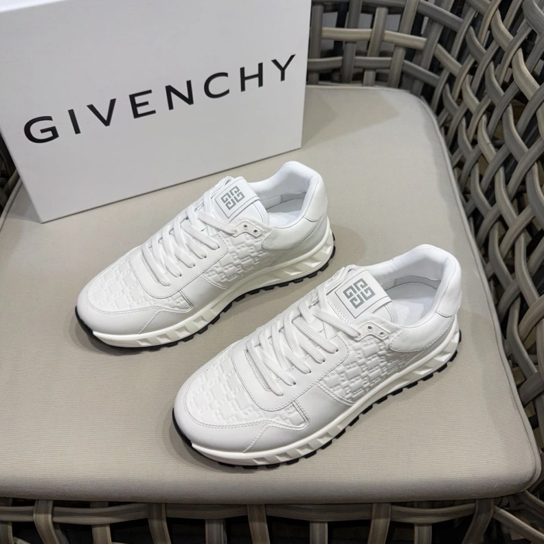 Gxvxnchy Sneakers TopPick 151875