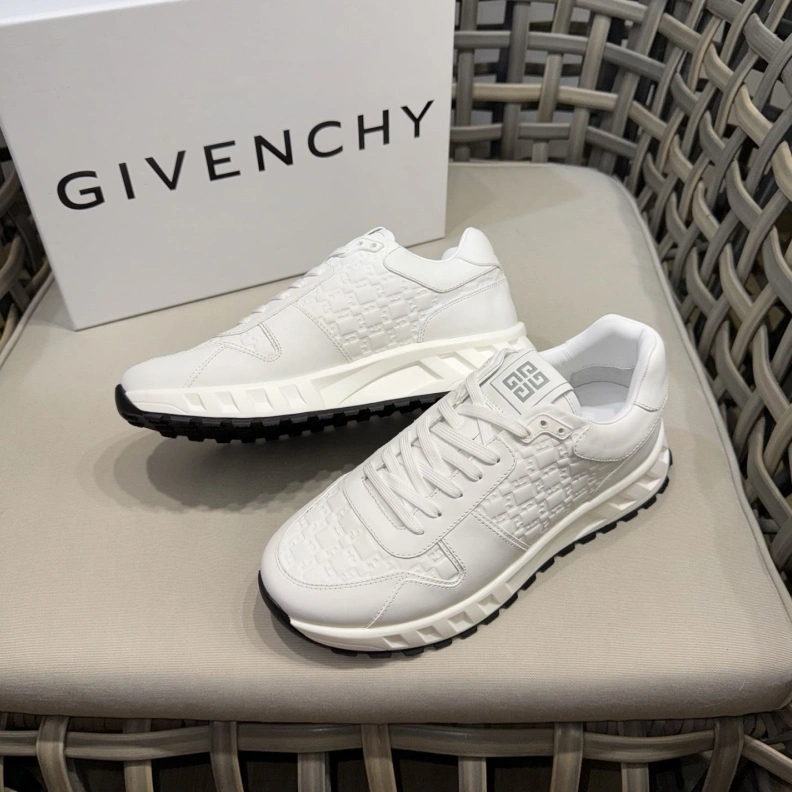 Gxvxnchy Sneakers TopPick 151875