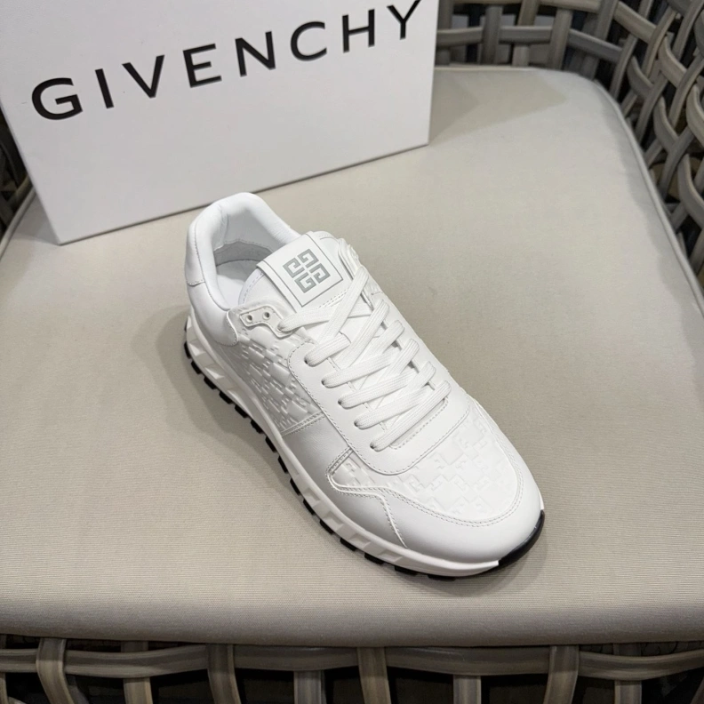 Gxvxnchy Sneakers TopPick 151875