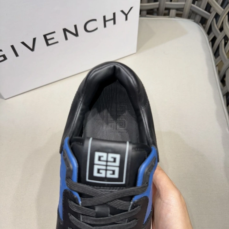 Bold Gxvxnchy Sneakers 151873