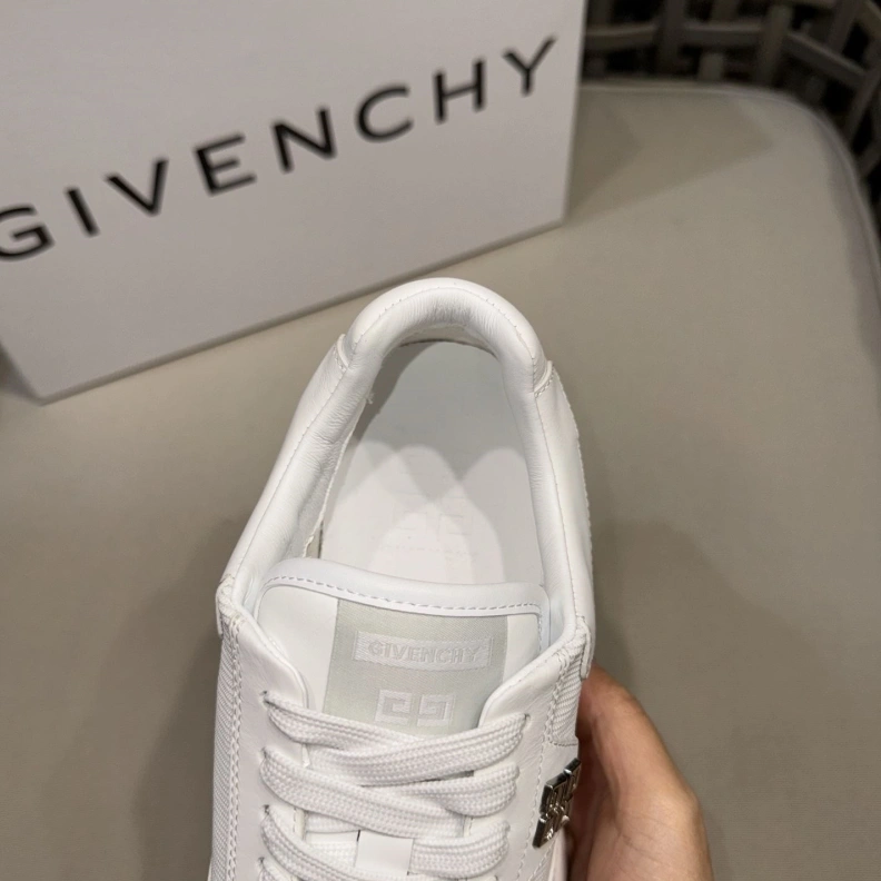 Popular Gxvxnchy Sneakers 151870
