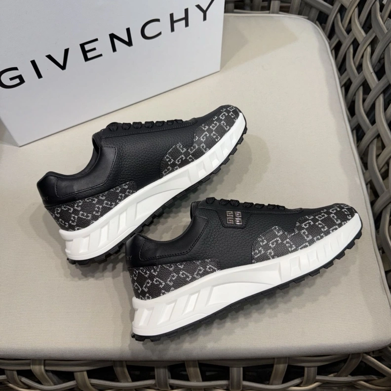 Gxvxnchy Sneakers Efficient 151869