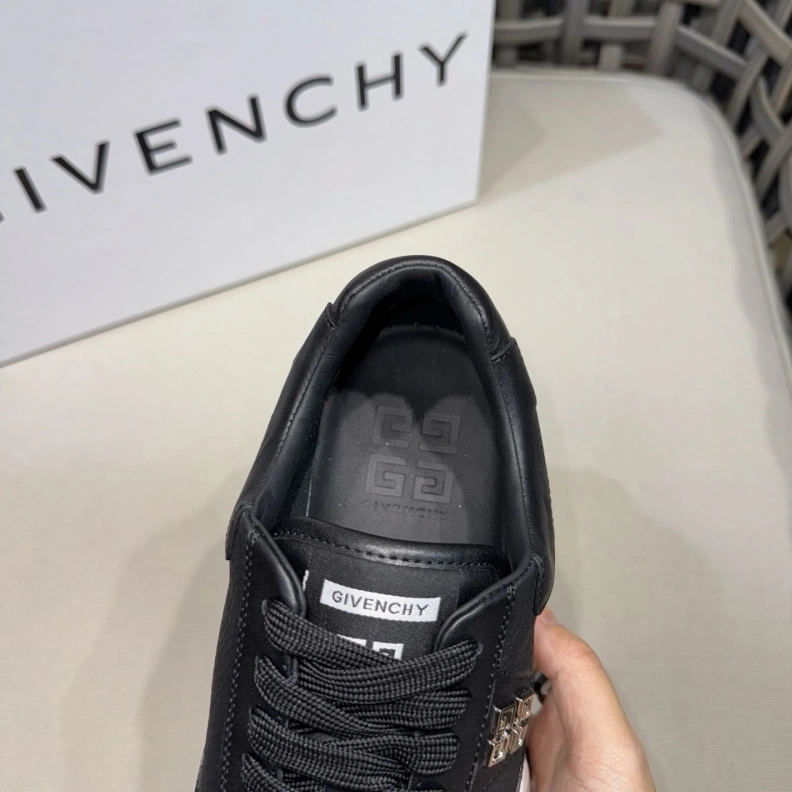 Gxvxnchy Sneakers Efficient 151869