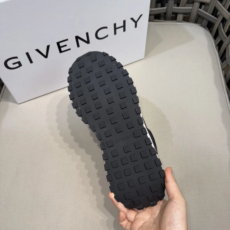 Gxvxnchy Sneakers Efficient 151869