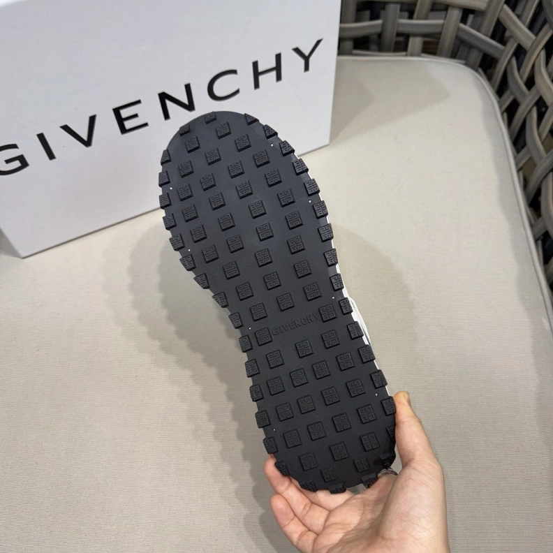Unique Gxvxnchy Sneakers 151868