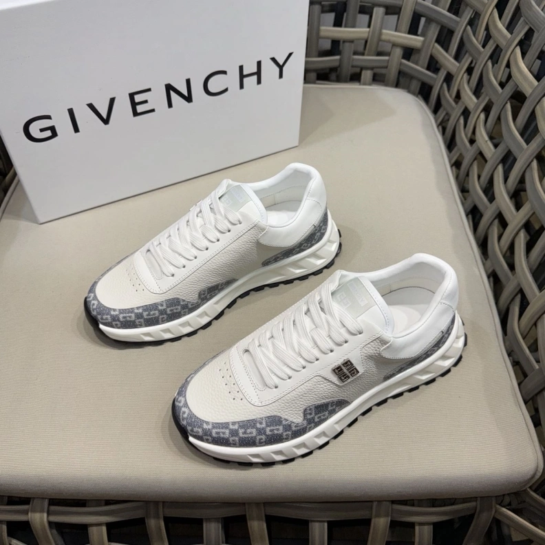 Resilient Gxvxnchy Sneakers 151865