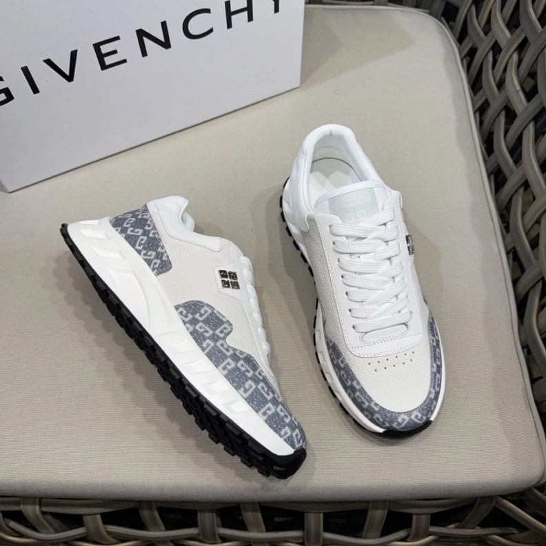 Resilient Gxvxnchy Sneakers 151865