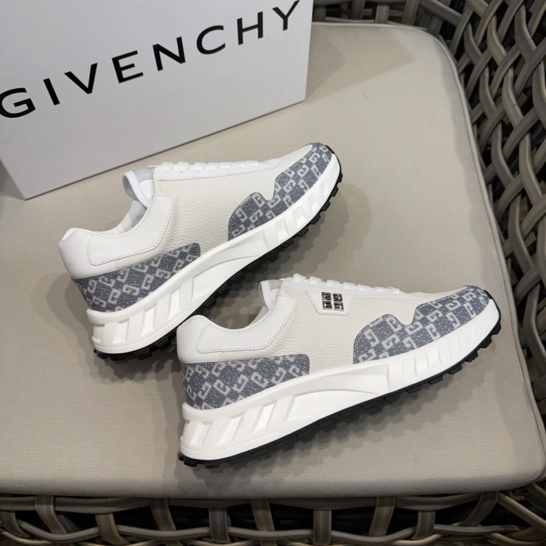 Resilient Gxvxnchy Sneakers 151865