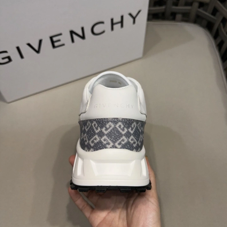 Resilient Gxvxnchy Sneakers 151865