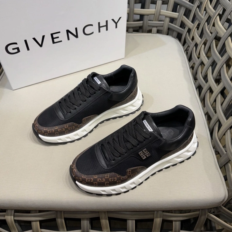 Bold Gxvxnchy Sneakers 151866