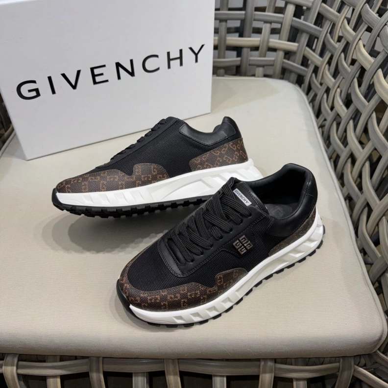 Bold Gxvxnchy Sneakers 151866