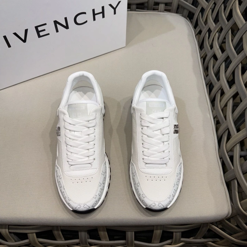 Gxvxnchy Sneakers Sophisticated 151864