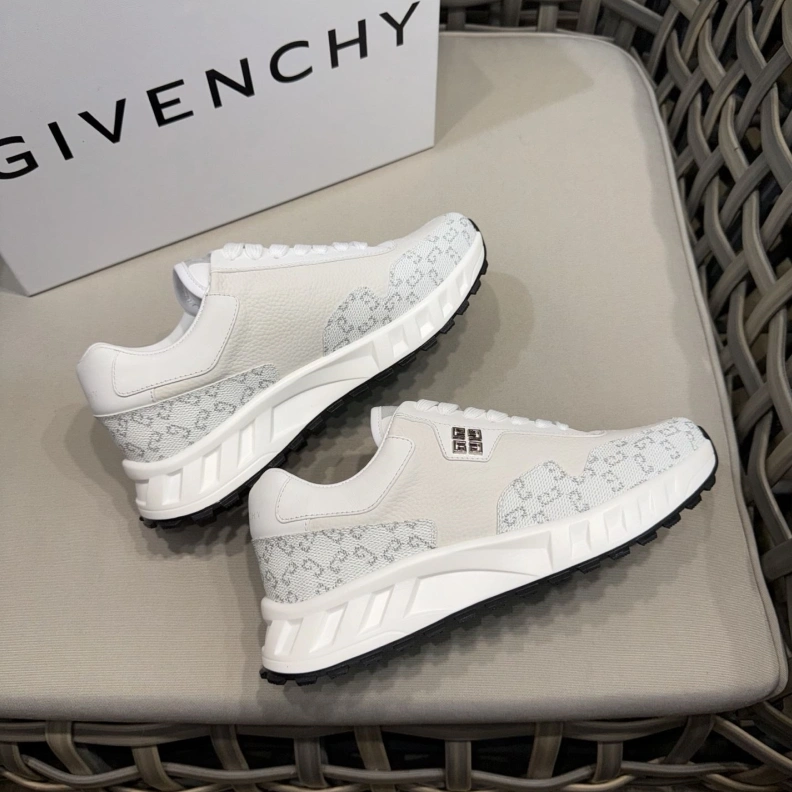 Gxvxnchy Sneakers Sophisticated 151864