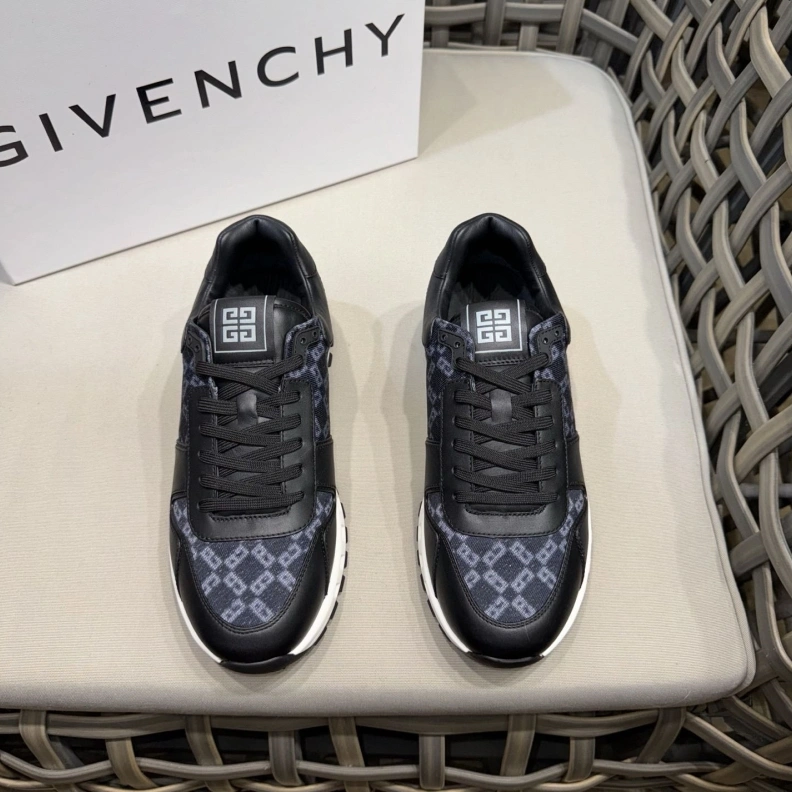 Gxvxnchy Sneakers Bright 151867