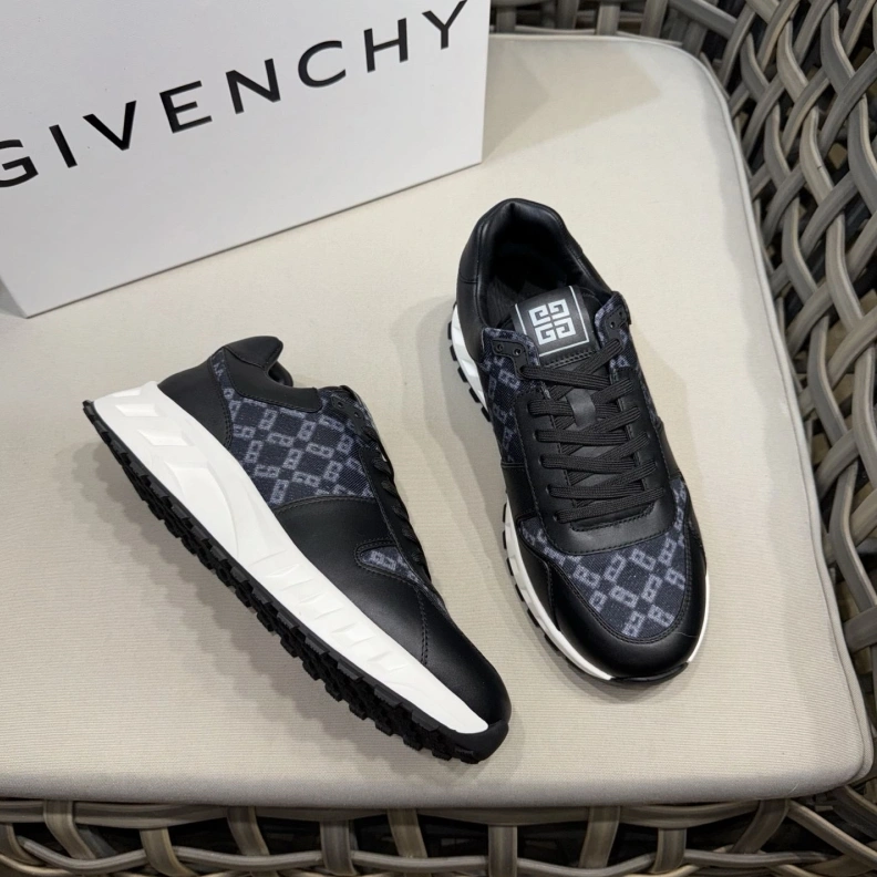 Gxvxnchy Sneakers Bright 151867