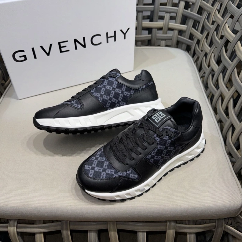 Gxvxnchy Sneakers Bright 151867