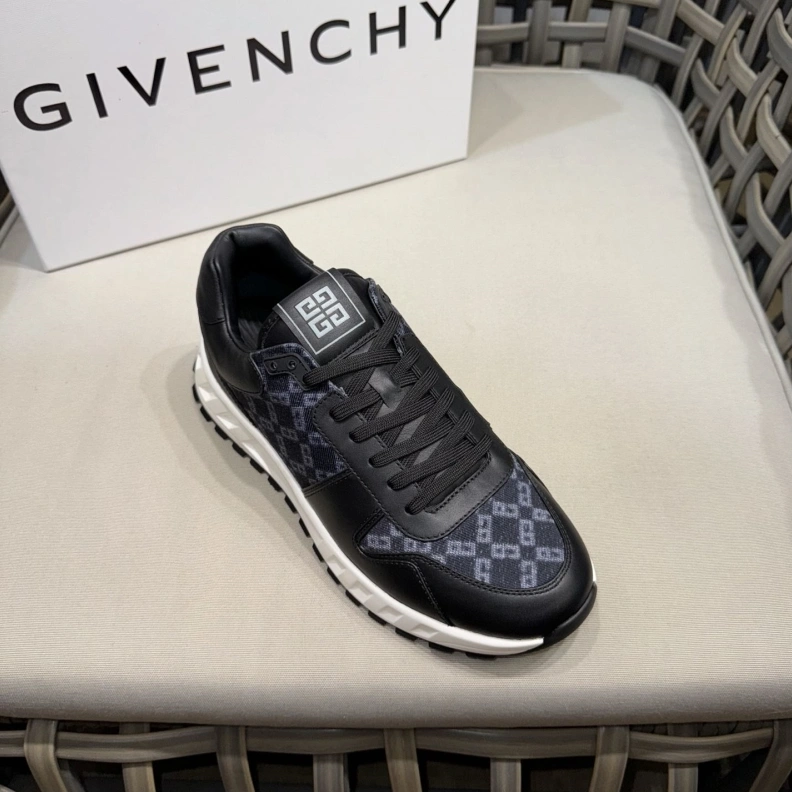 Gxvxnchy Sneakers Bright 151867