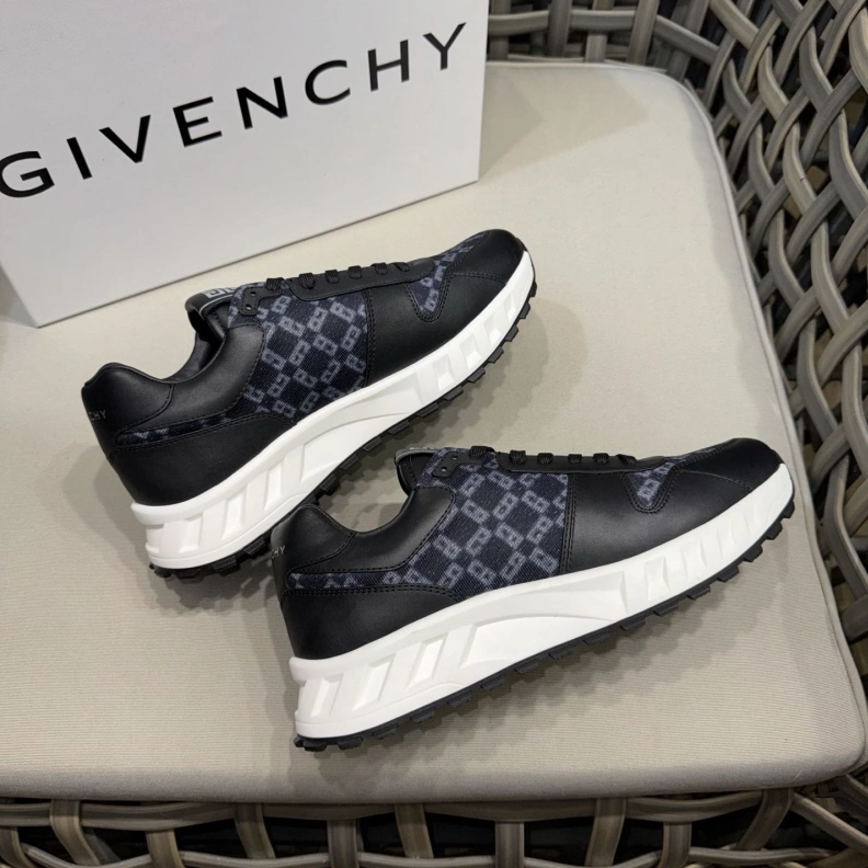 Gxvxnchy Sneakers Bright 151867