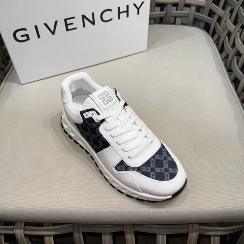 Practical Gxvxnchy Sneakers 151861