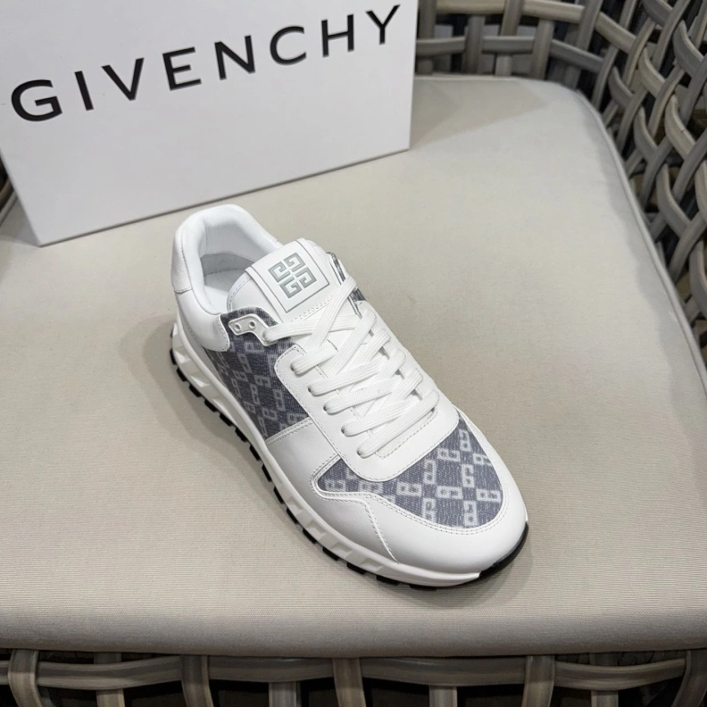 Gxvxnchy Sneakers Practical 151858