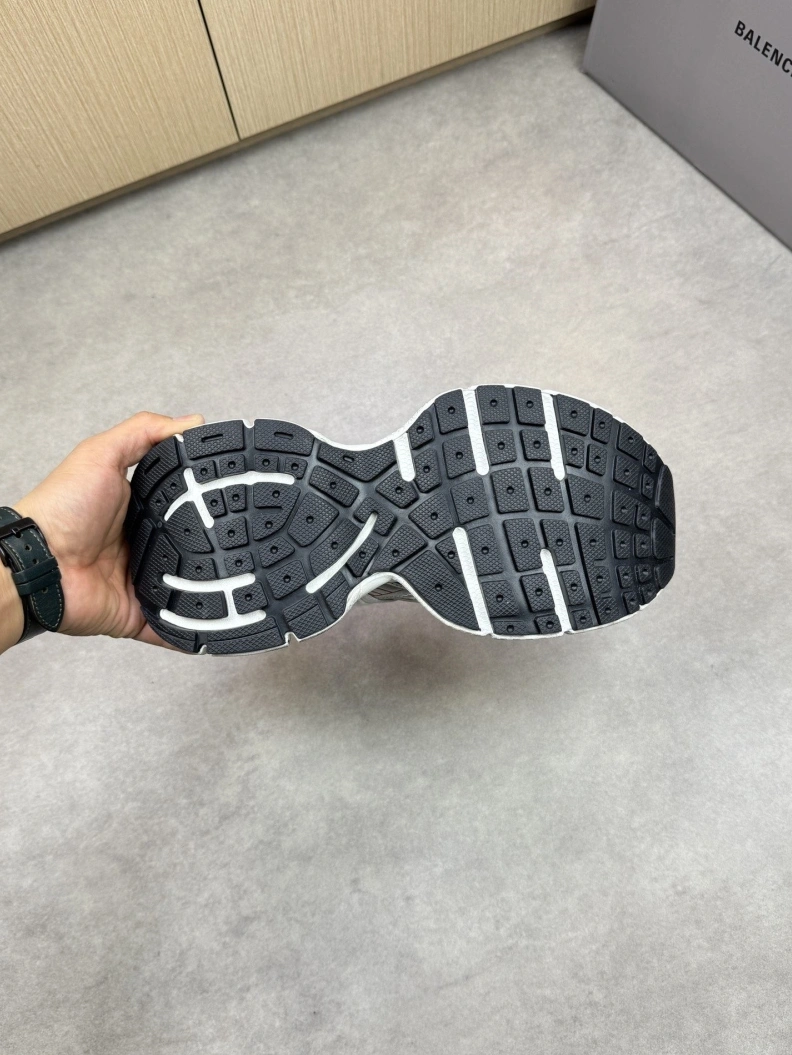GoodFit Bxlxnciaga Sneakers 109250