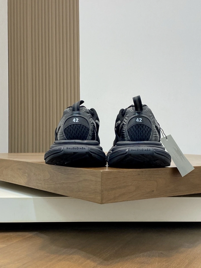 GoAnywhere Bxlxnciaga Sneakers 109241