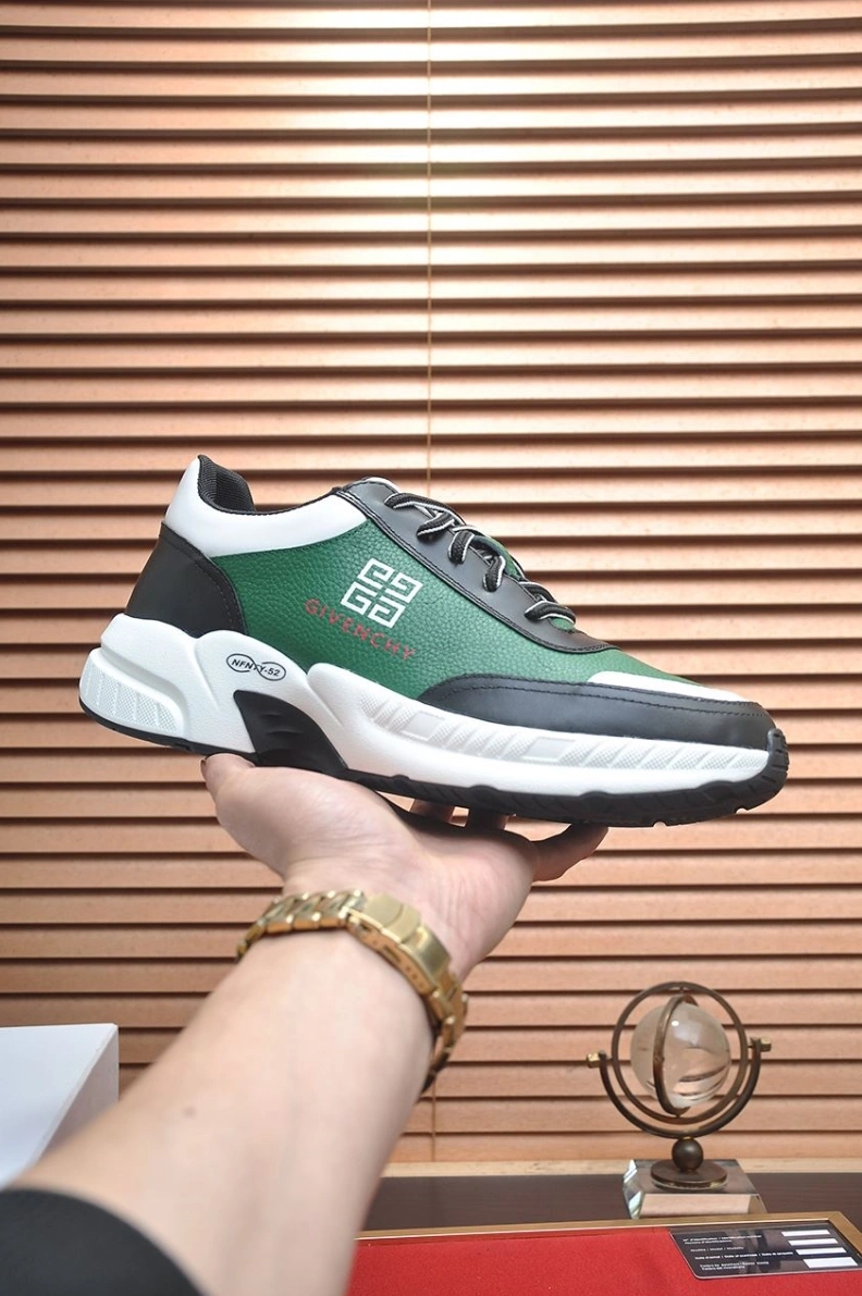 Cozy Gxvxnchy Sneakers 151844