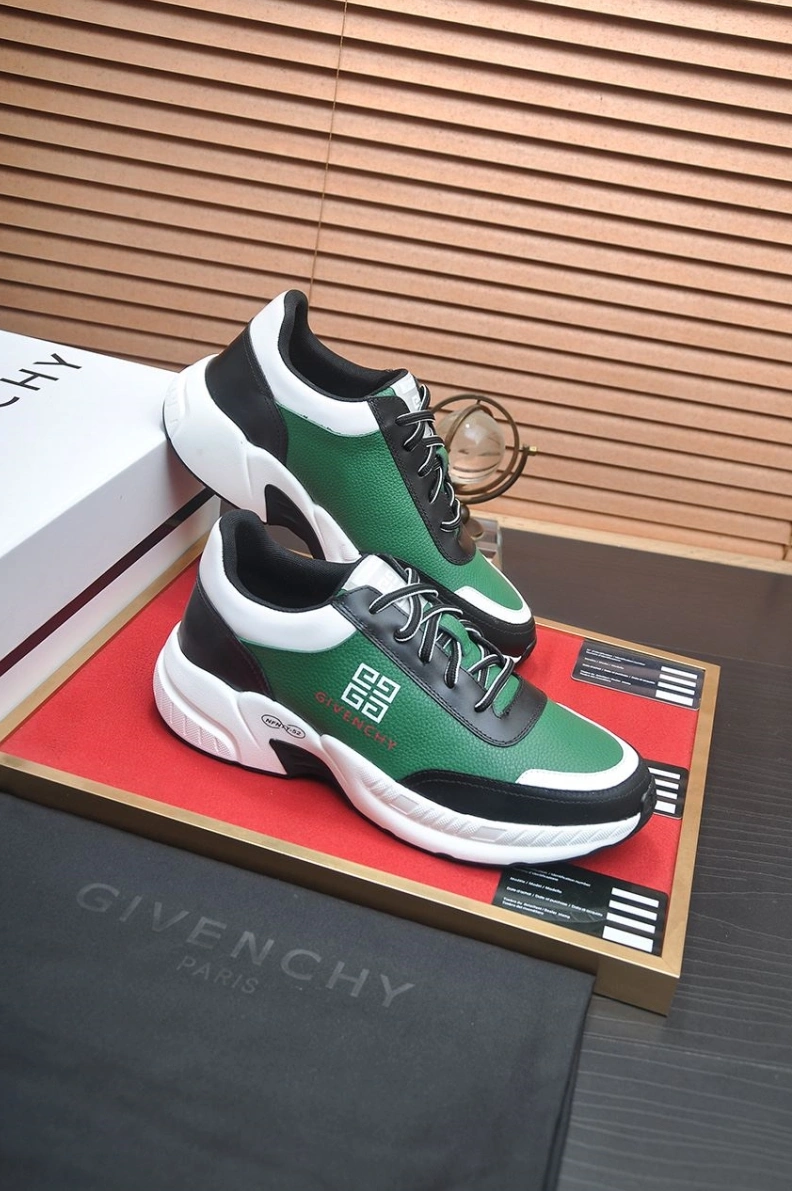 Cozy Gxvxnchy Sneakers 151844
